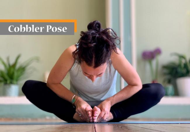 瑜伽束角式 Cobbler Pose