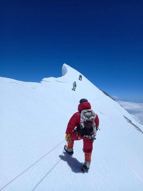 道拉吉利峰為第七高峰，在梵語中的意思是「白色的山」