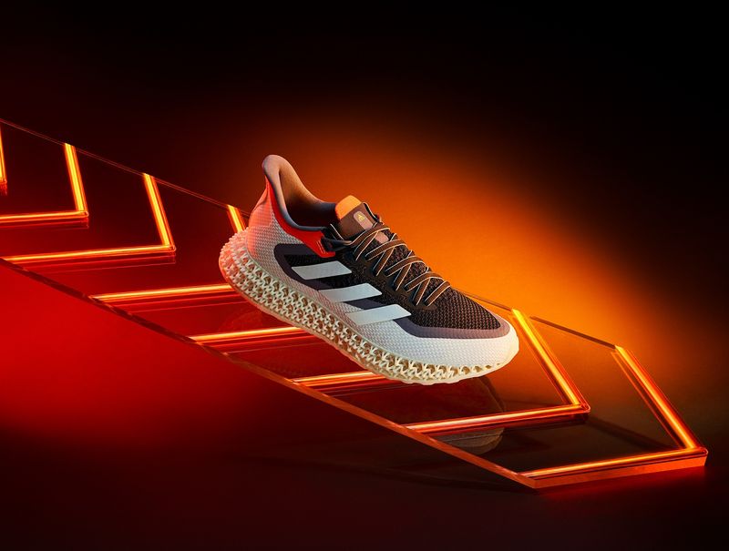 adidas新一代4DFWD上市  獨家4D科技中底顛覆科學定律 突破跑鞋極限！